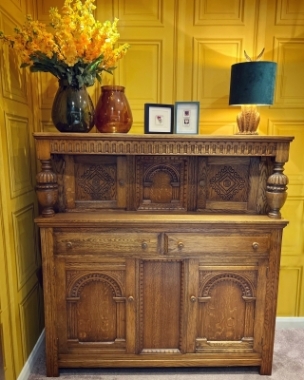 COURT CABINET