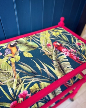 PRETTY POLLY DRINKS TROLLEY